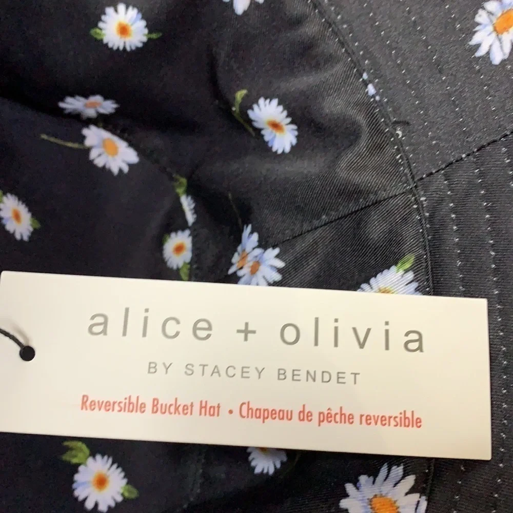 AO X FABFITFUN REVERSIBLE BUCKET HAT